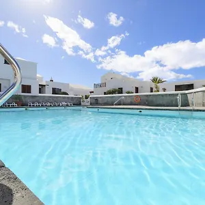 casa-marta-playa-honda-lanzarote.puertodelcarmen-hotels.org/